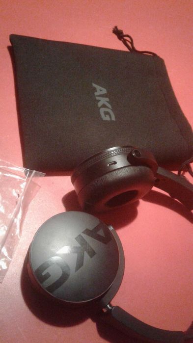 Продам наушники АКG Австрия