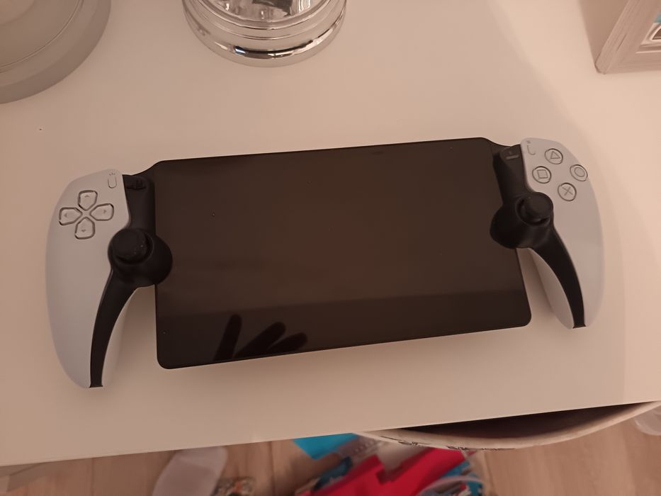 Vând PlayStation portal