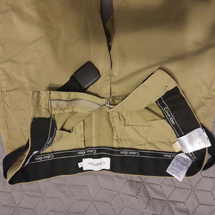 Pantaloni scurti Calvin Klein originali, w28(36 cm in talie).