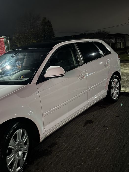 Audi A3, hatchback, 1.4 TFSI Panoramic cu trapa .