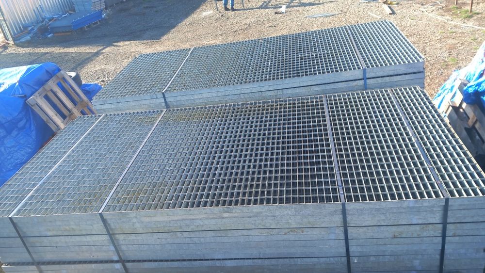 Grătare zincate 125x160x4x125x272x4