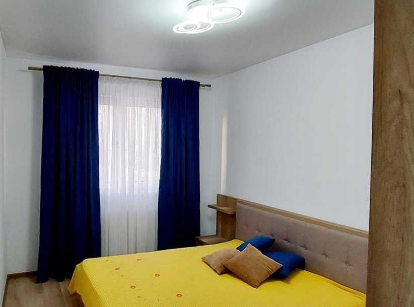 Дава се под наем Тристаен апартамент в Пловдив, Център - 81 кв.м за 285.6 € - Снимка #1