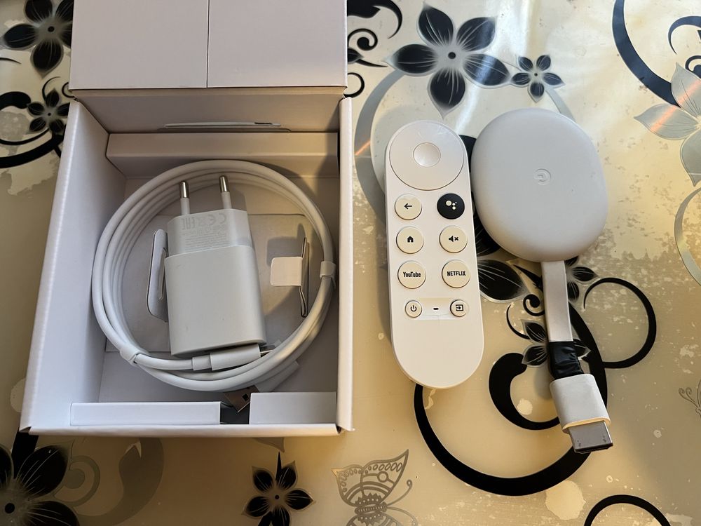 Google Chromecast 4k - бял
