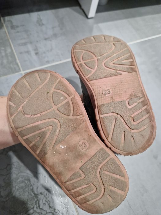 Vand ghete fetite marime 23