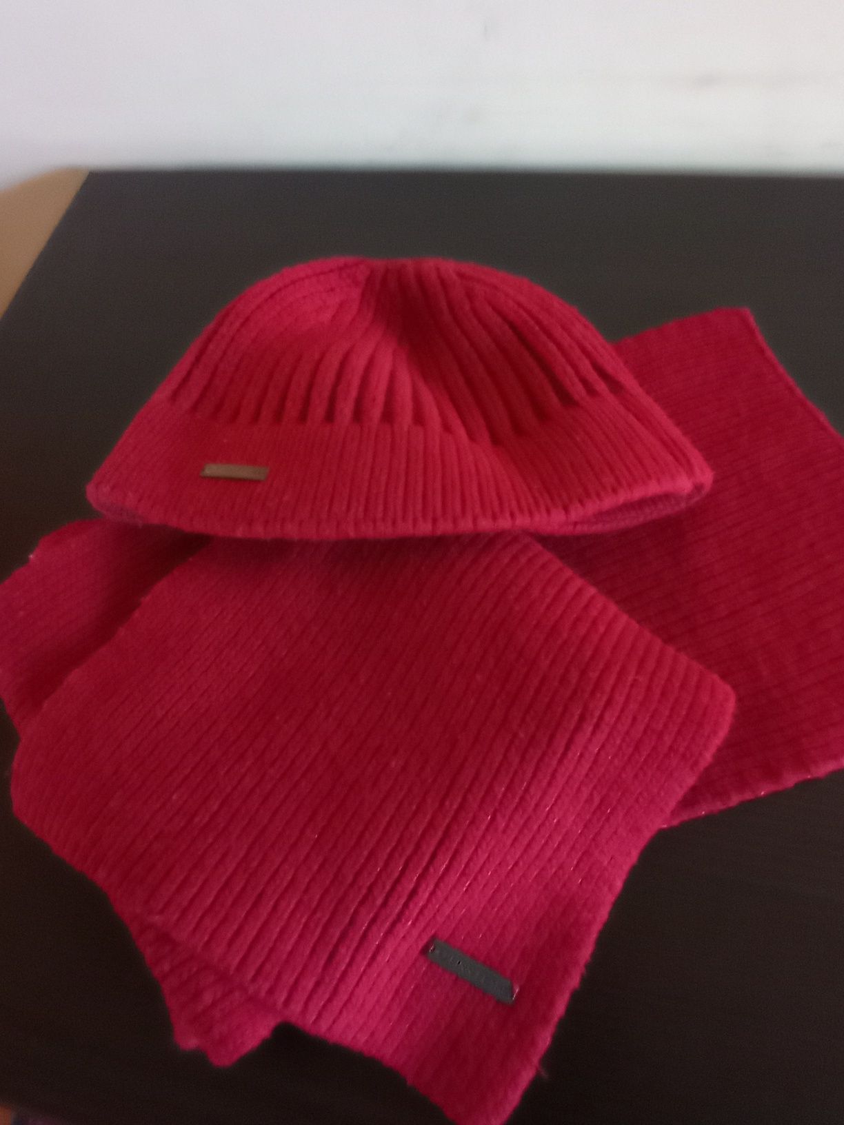 Продается недорого набор шапка и шарф производство Finflaier, очень те
