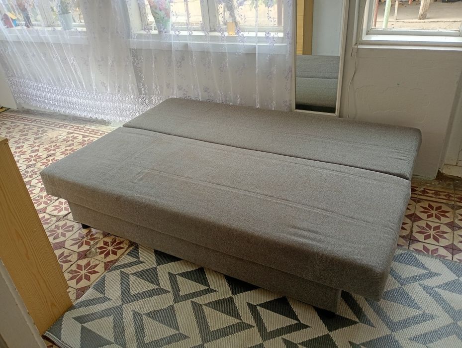 Vând canapea extensibila