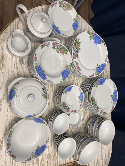 Прдам посуду в отличном состоянии