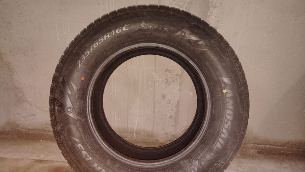 Покрышка шипы 235/65R16C 121/119C