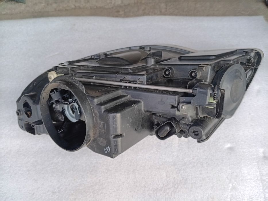 Десен фар за VW Touareg / Туарег 2007-2010г.