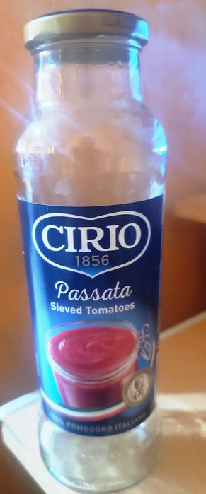 Продавам втора употреба чисти бутилки/шишета  с винтови капачки