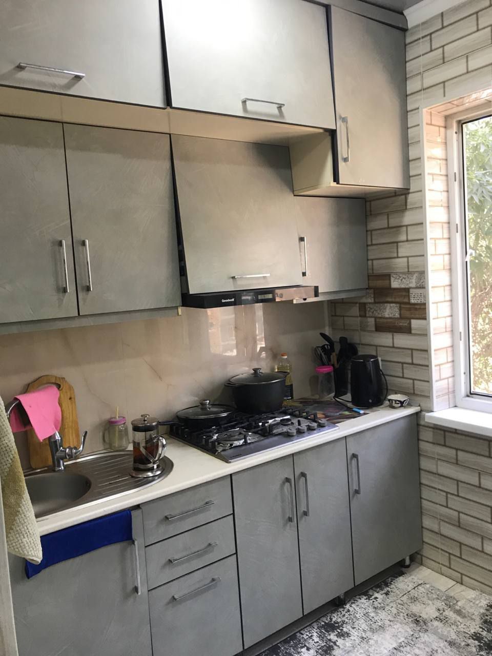 Продаётся 1//4//5 квартира в центре на Себзаре// балкон 2×6.