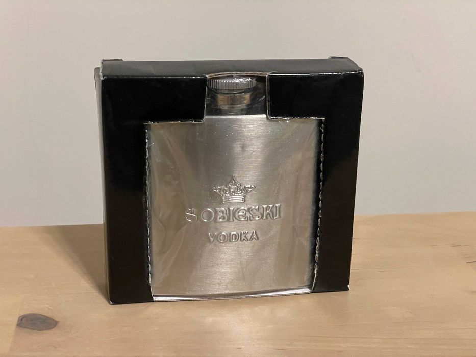 Джобна манерка от неръждаема стомана 150мл - чисто нова