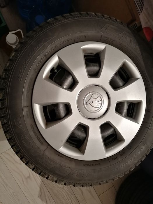 Vind 4 roti cu anvelope iarnaM+S 185/65/14  dot 2022