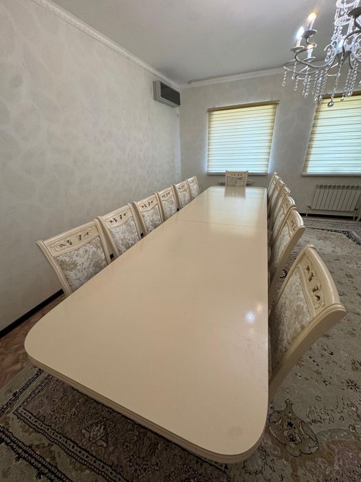 Стол 4 метр гостиной со стульями 20шт