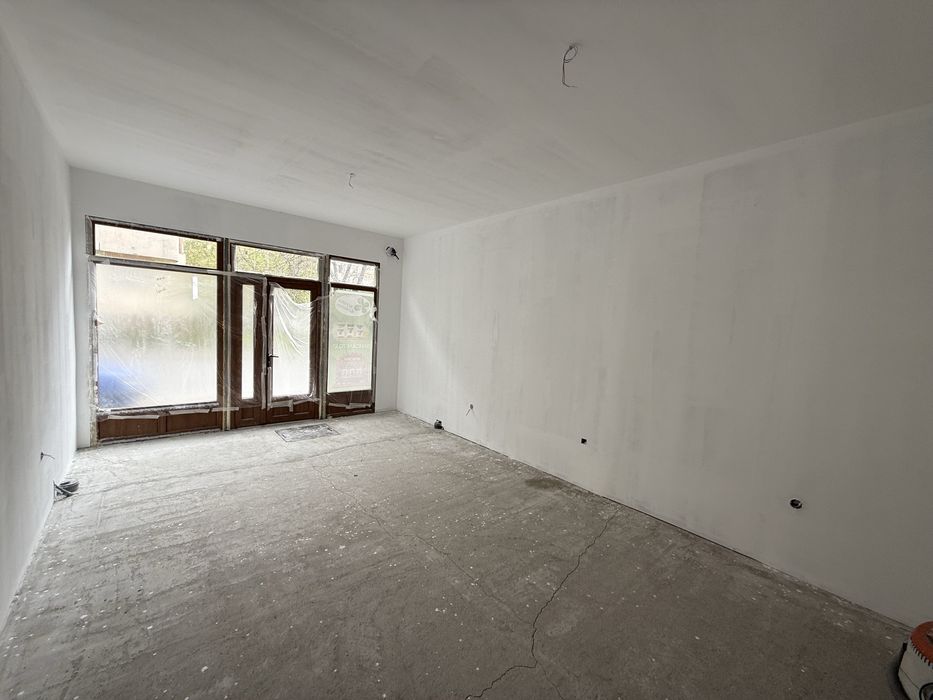 Spatiu 24 mp +  350€  str Spania nr 9