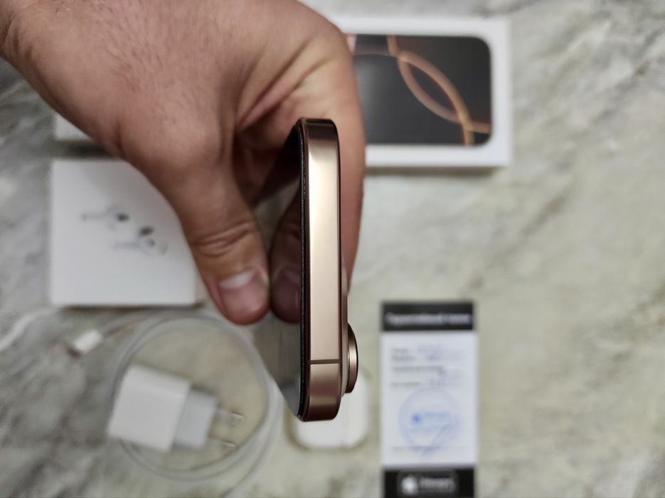 iPhone 16 Pro + AirPods 4 ANC