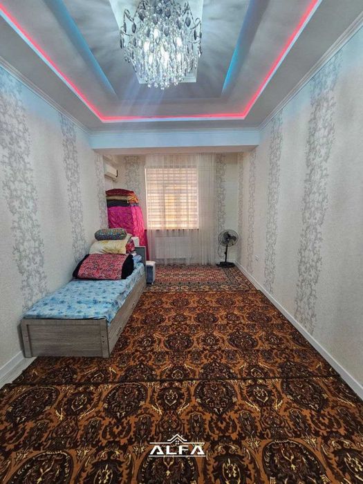 Buxoroda kvartira sotiladi 3 xonali 115m² 3-qavat.