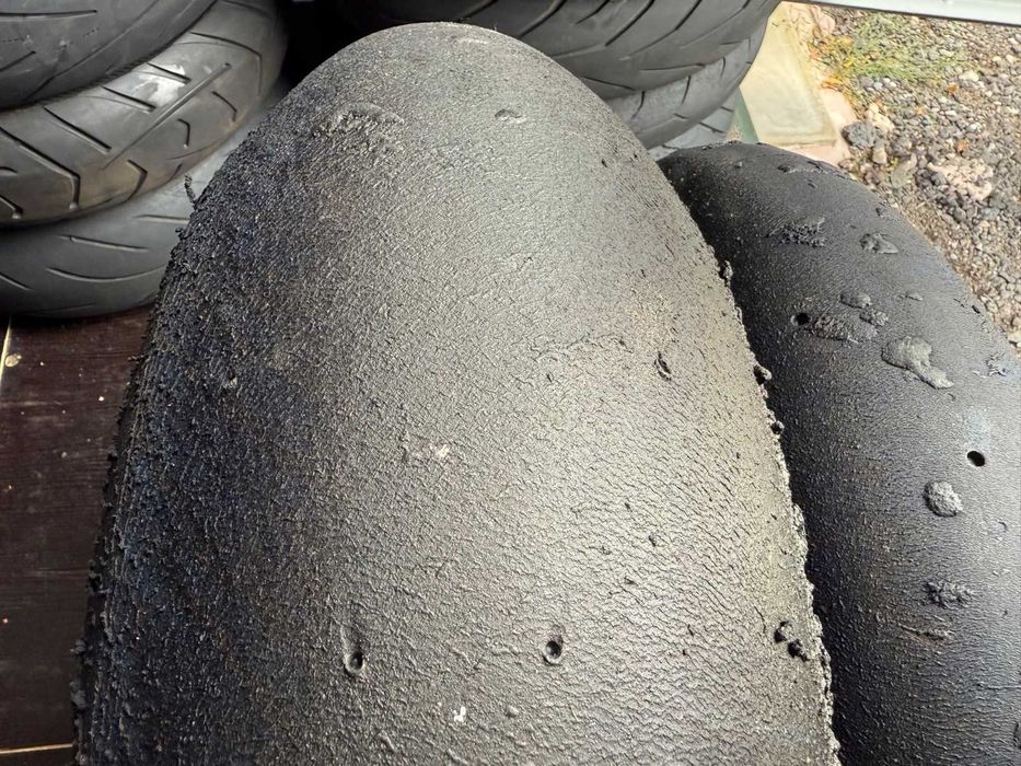 Комплект мото сликове PIRELLI Diablo Superbike SC1