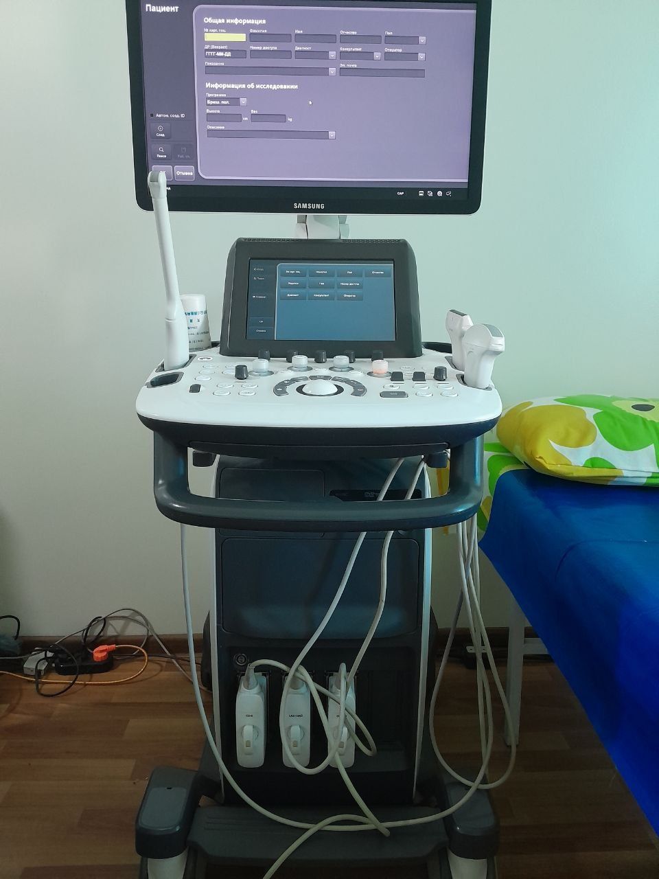 SAMSUNG H60 uziy aparat
