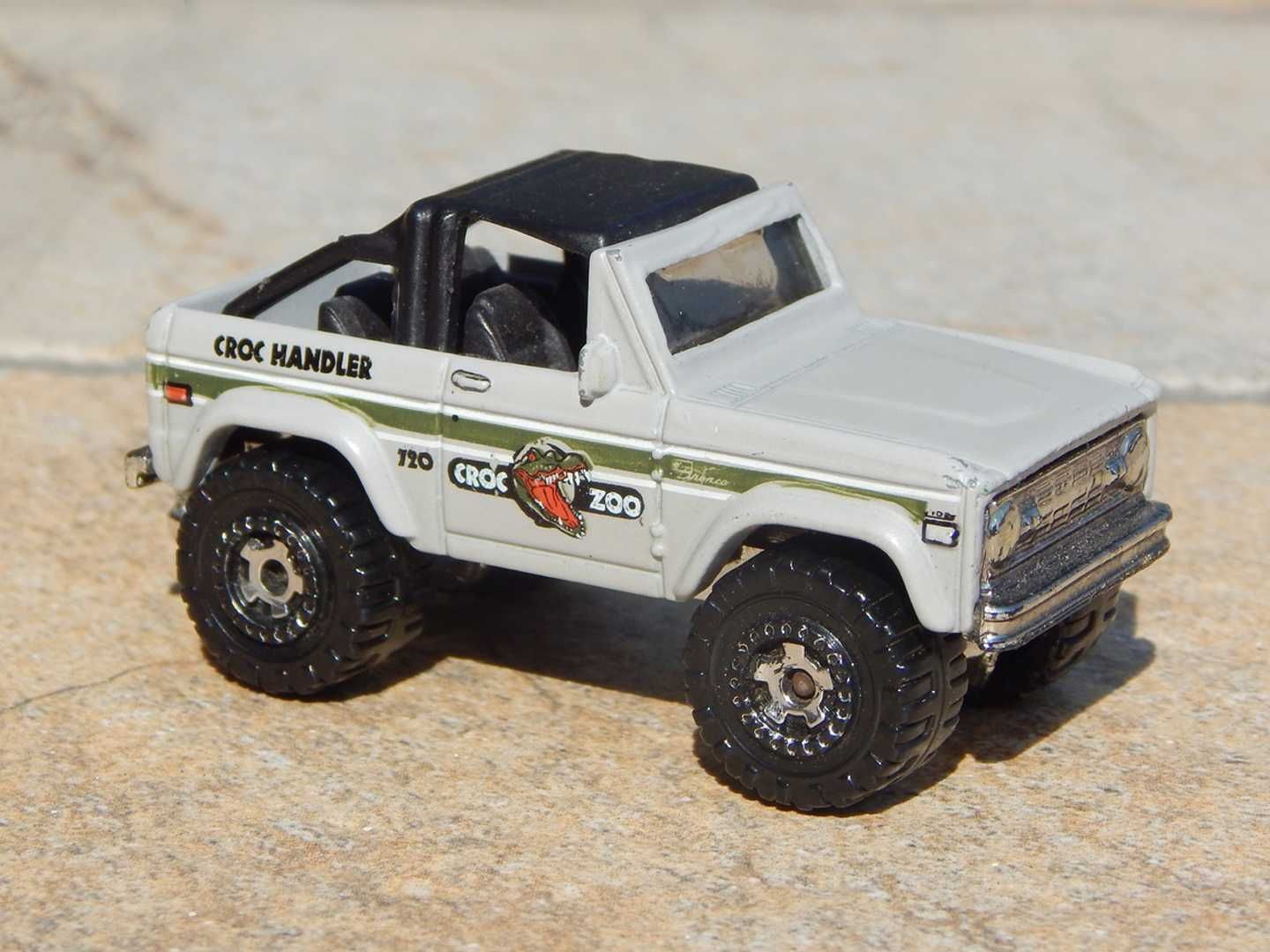 Macheta Ford Bronco 4x4 1972 Matchbox 2000 scara 1:57