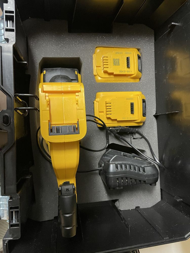 Pistol cuie dewalt DCN 680NT!! NOU