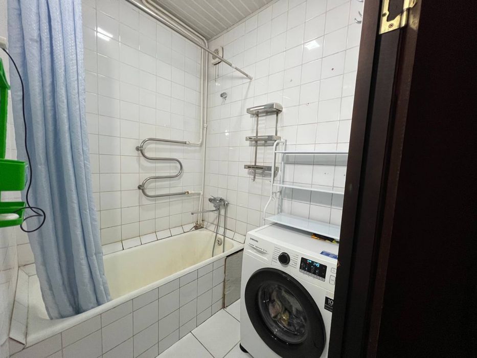 2в3 комнатная квартира возле метро Яшнабад , 2/2/4, 50 кв.м