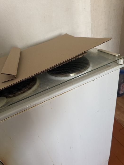 Отдам даром плиту