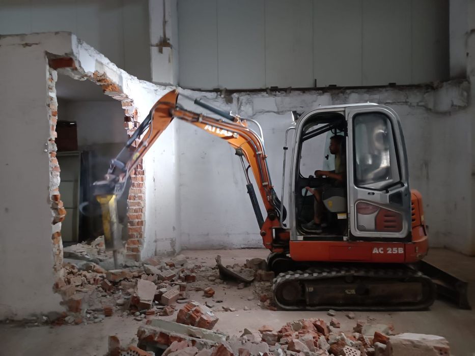 Inchiriere/executare lucrari cu miniexcavator