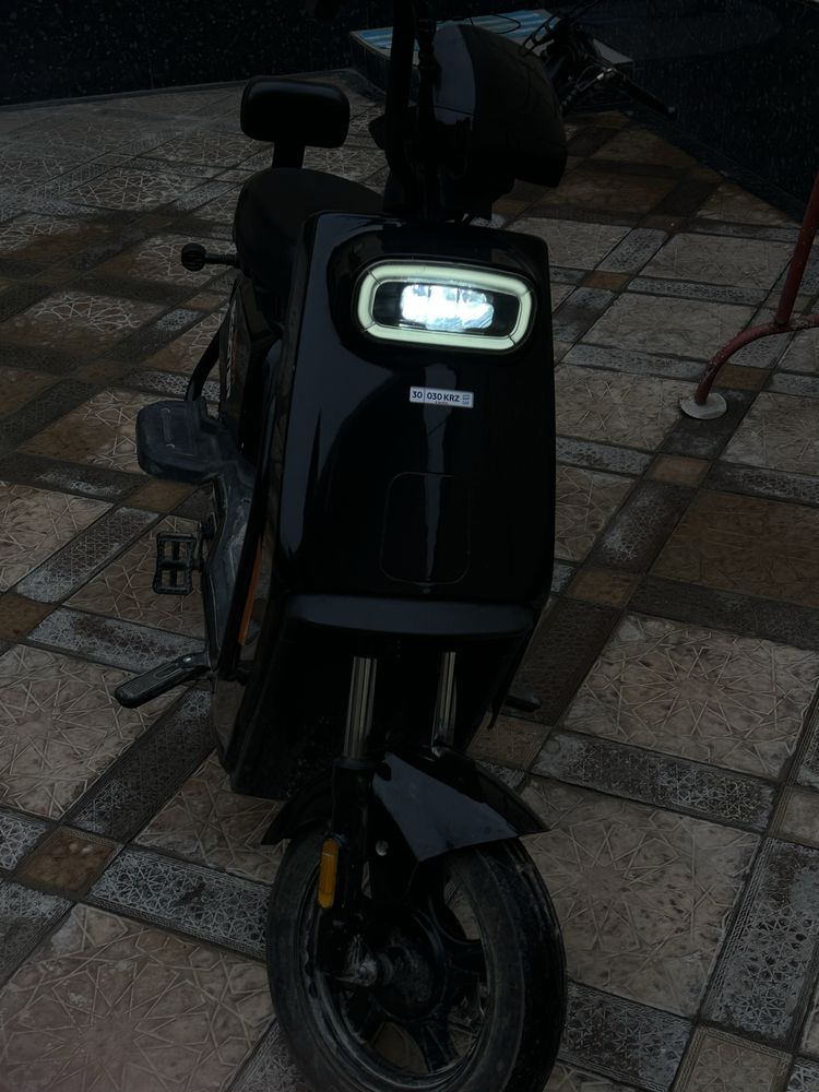 Сктер бонви 300$ пробег 1500