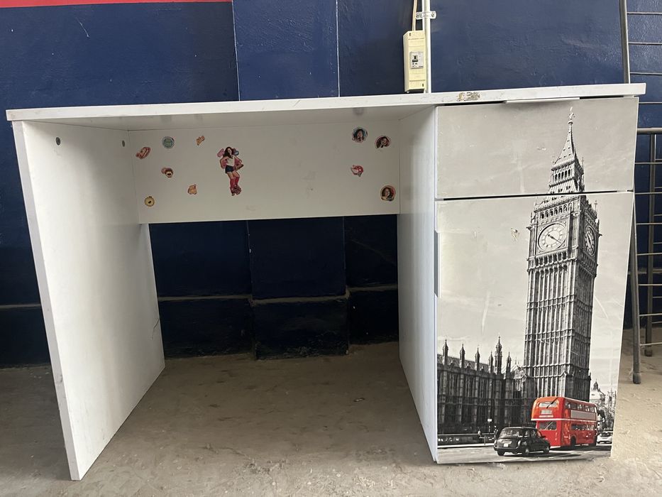 Ученическо бюро с принт