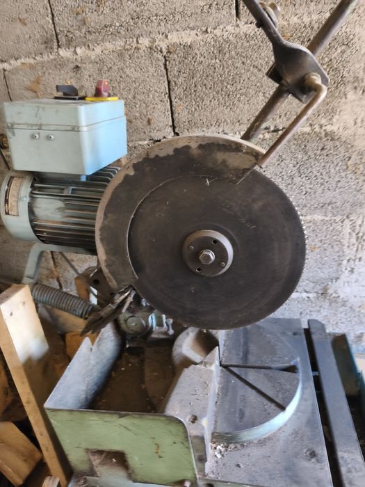 De debitat fier și aluminiu