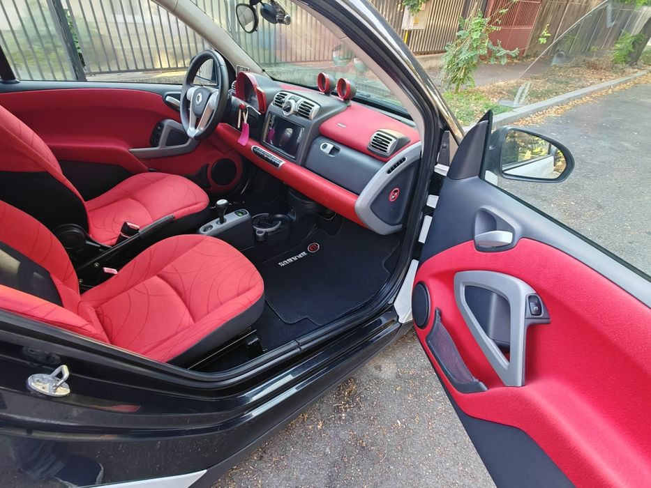 Vând Smart Fortwo Cabrio 451 (model 2009, 136.600km)