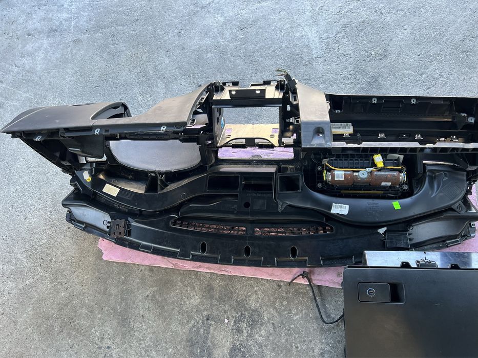 Plansa de bord pt vw passat b6 b7 cc cu airbag pasager si ac NU CLIMA