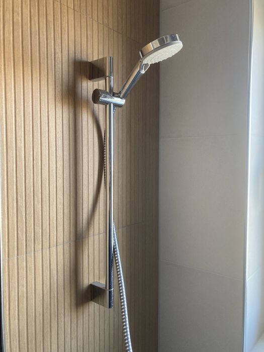 Montare corpuri iluminat. Instalare plafoniera. Galerie . Oglinda baie