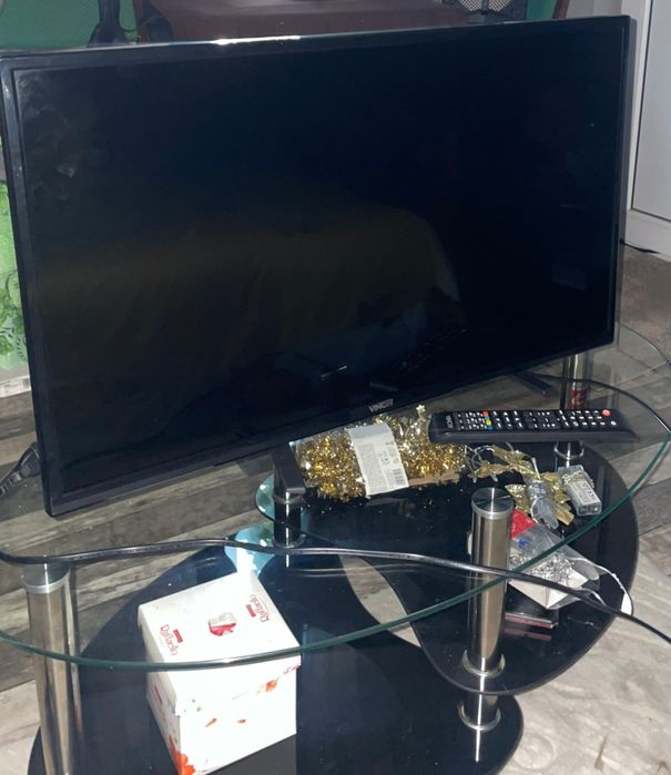 Vand televizor cu tot cu suport perete Vinch