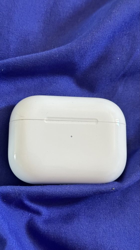 Продам наушники Apple AirPods Pro 2nd generation белый