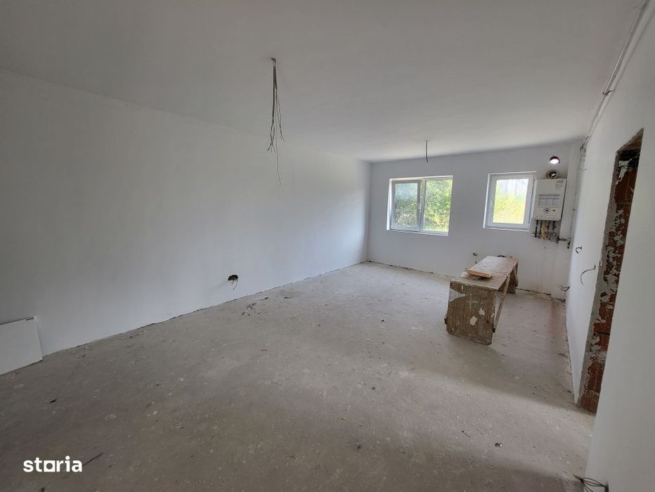 Apartament de 3 camere, semifinisat, 59 mp., zona Nord