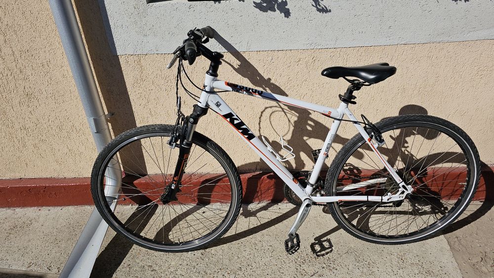 Bicicletă KTM Veneto Cross – trekking/cross, aluminiu, 28"