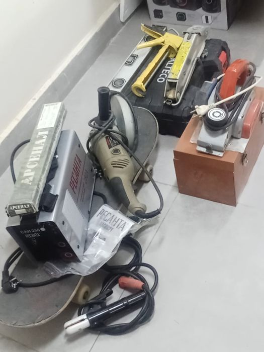 Почти новый Сварка, болгаркалар сатылады.жане тоқ сүргі.