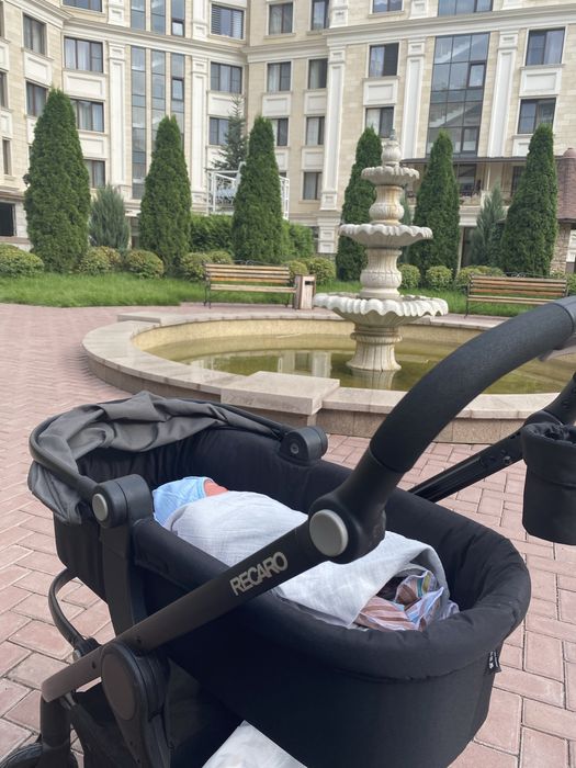 Коляска Recaro с Люлькой. В отличном состоянии.