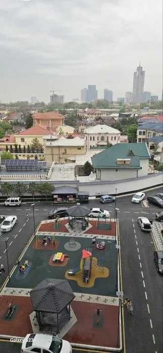 3к, 7/10 эт., евроремонт, 70 м² — у метро Космонавтов и ЦУМа`