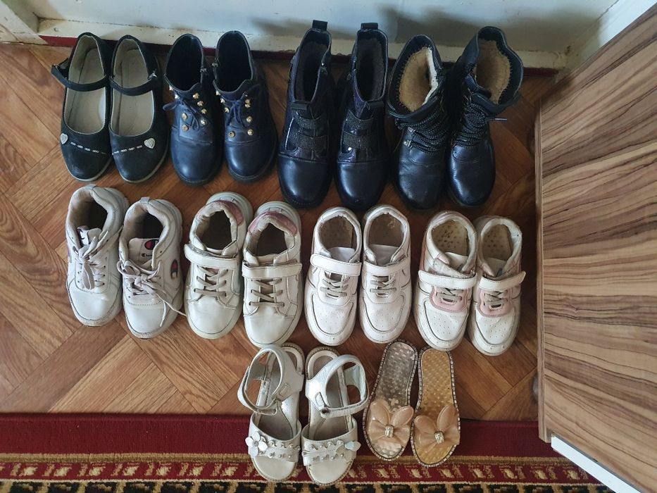 Продаю пакет с детской обувью для девочек