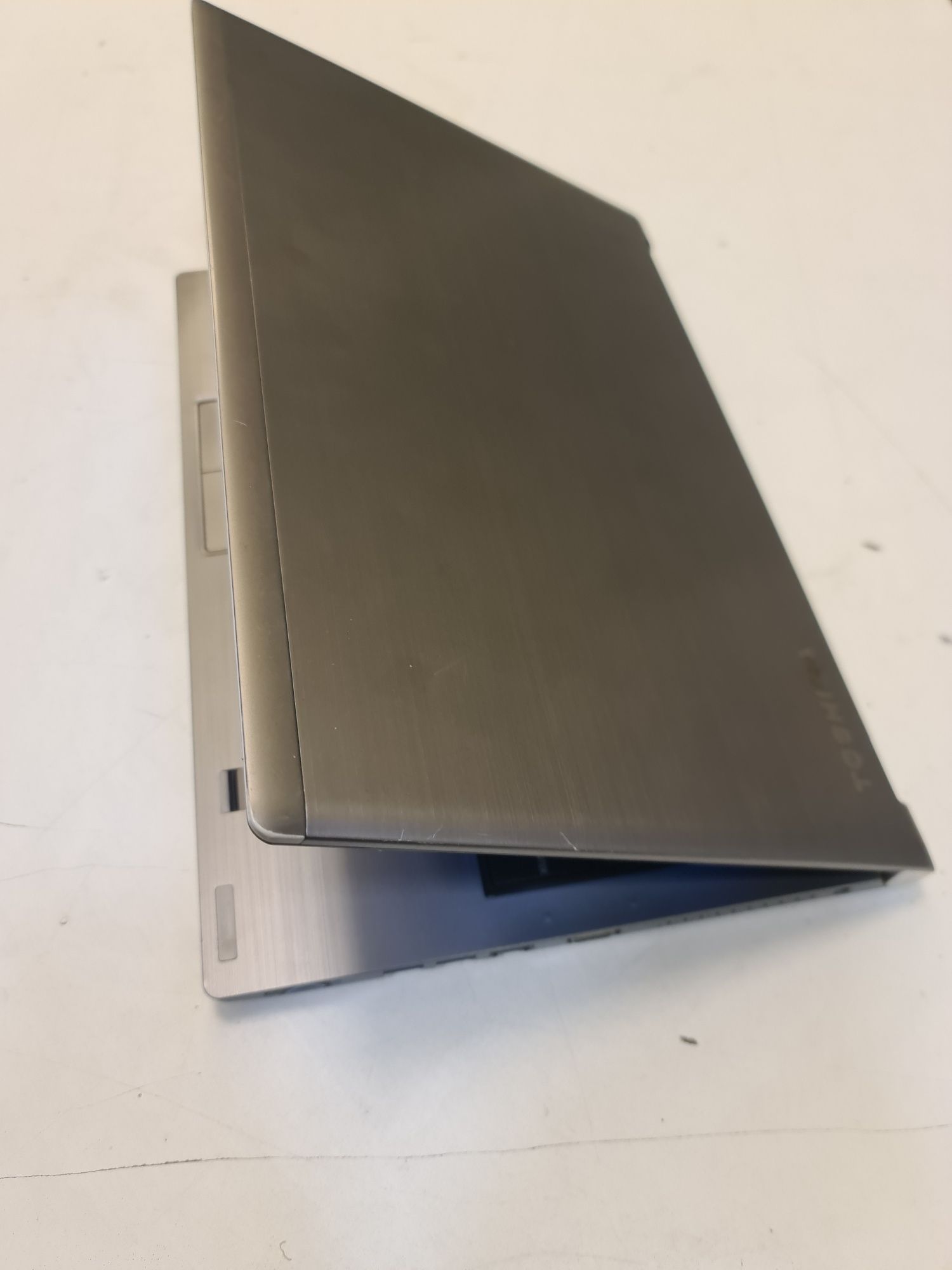 Laptop Toshiba Intel Core i5 Quad-Core Gen 5a 16gb ram Ssd 240gb Nou
