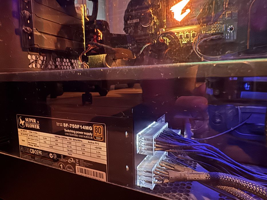 Sursa Modulara Super Flower 750w 80+ gold