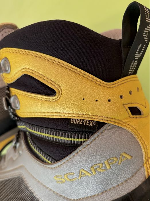 Scarpa номер 38 и номер 42,5, туристически обувки, планински боти