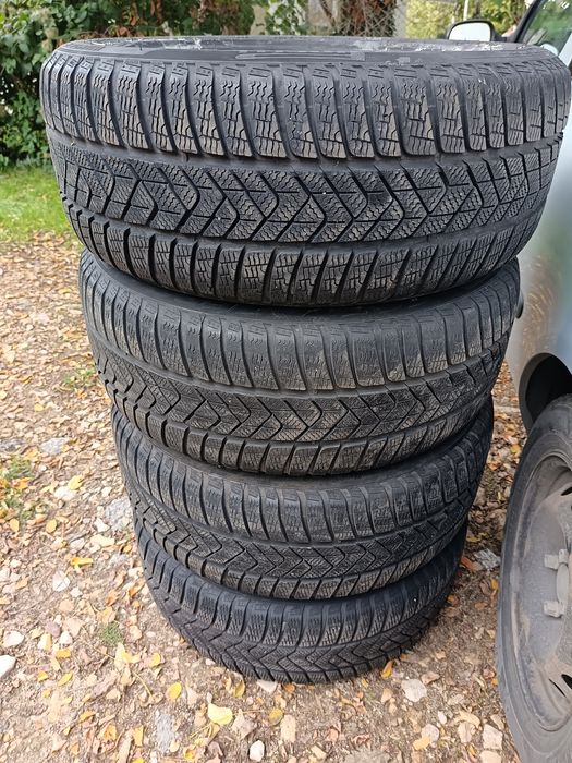 Автомобилни гуми 245/45/18