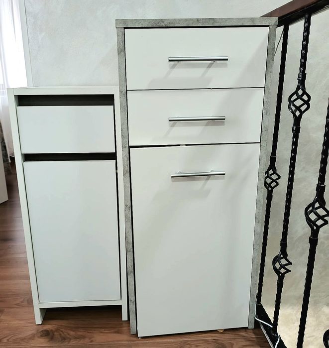 Dulap cu sertar si usi