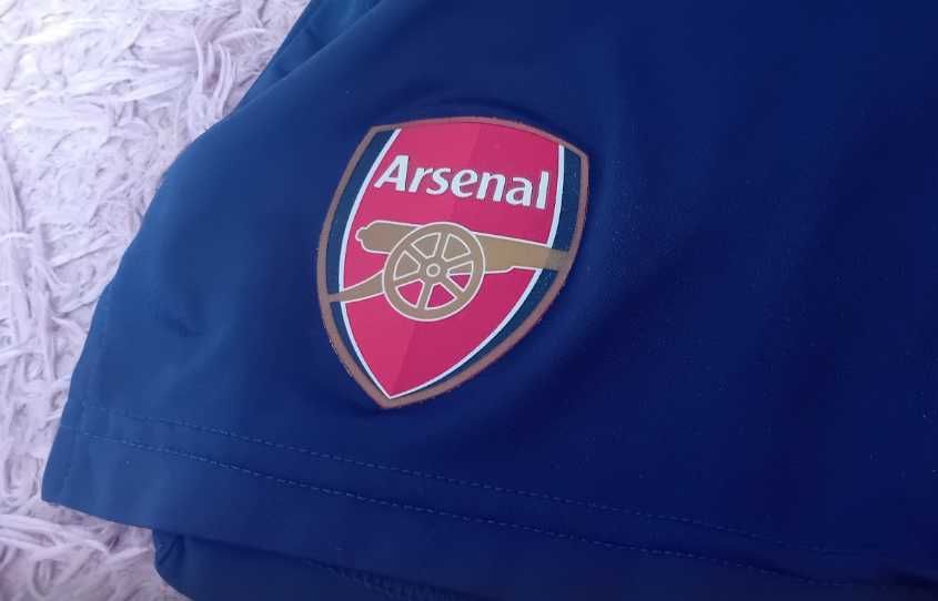 Оригинални къси панталони на Арсенал