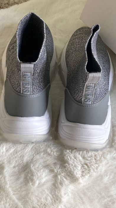 Sneakers Guess marime 36 nou