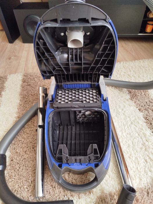 Прахосмукачка Miele 2200w